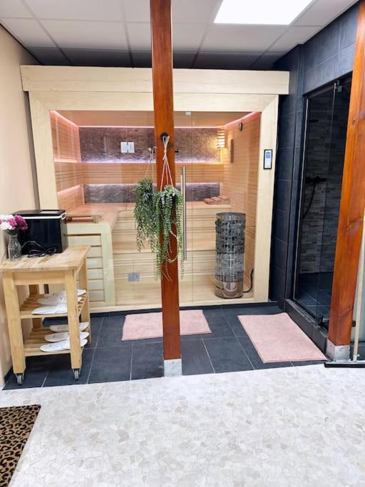Wellness Studio Tiel Met Sauna En Jacuzzi Экстерьер фото