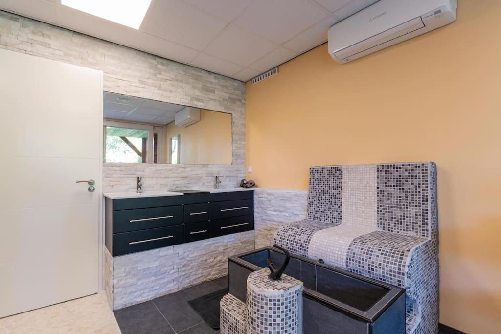 Wellness Studio Tiel Met Sauna En Jacuzzi Экстерьер фото
